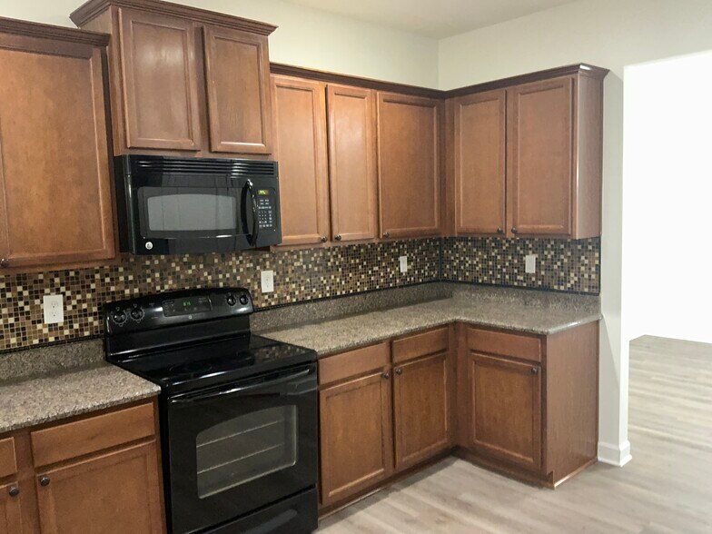 Building Photo - 3013 Corrona Ln
