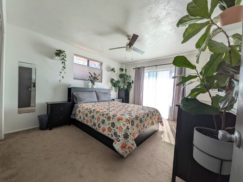 Building Photo - 240 N 17th St