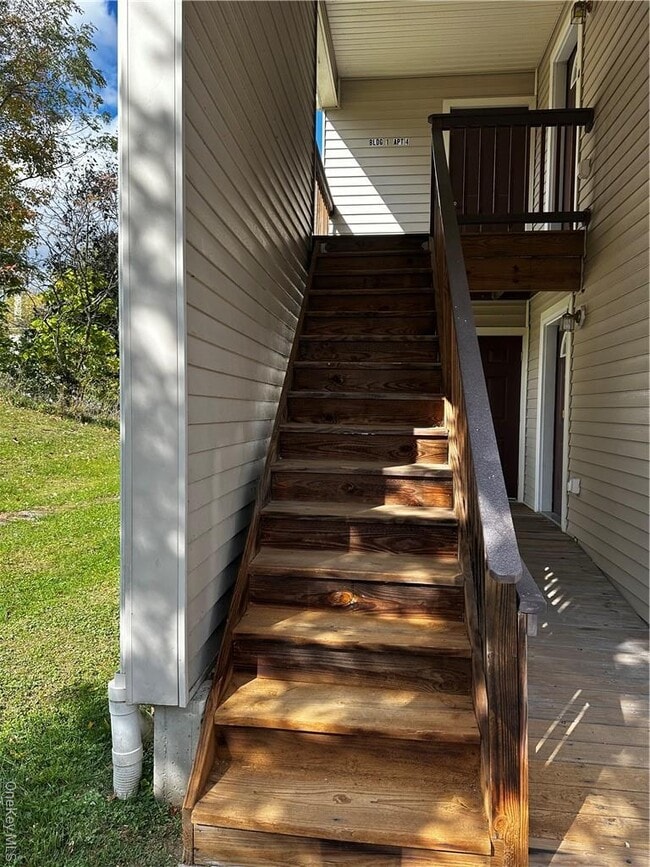 Building Photo - 105 N Montgomery St