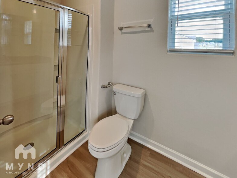 Building Photo - 302 Ivy Bank Dr