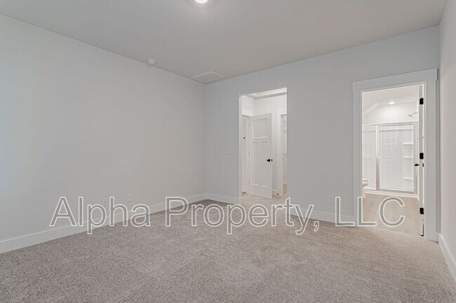 Building Photo - 1554 Shallons Ct