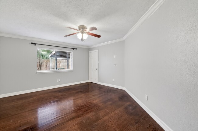 Building Photo - 14023 Bay Gardens Dr