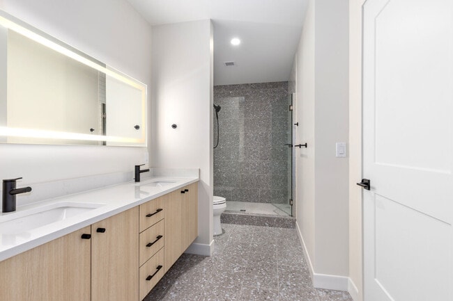 Interior Photo - The Studio Park Tower