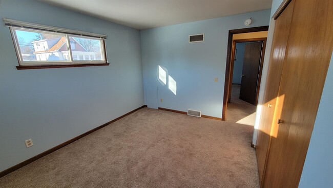 Building Photo - 4015 Claire St