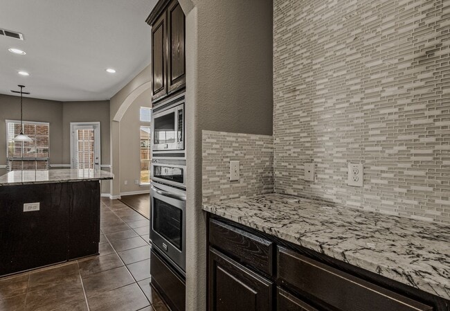 Building Photo - 14020 Sparrow Hill Dr
