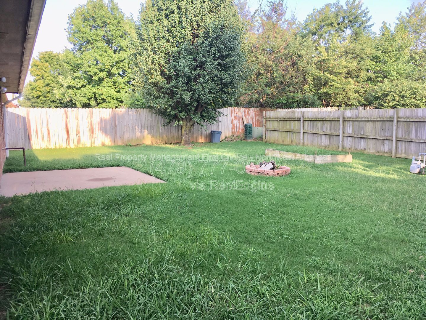 Building Photo - 4433 W Cheyenne Dr