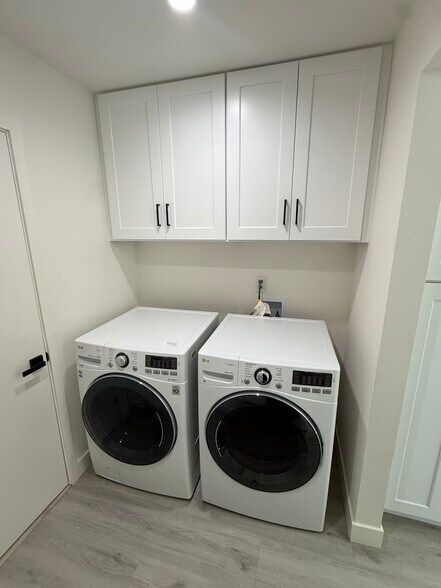 Building Photo - 6650 Sale Ave