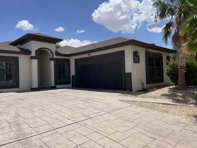 Building Photo - 3132 Tunnel Point Way