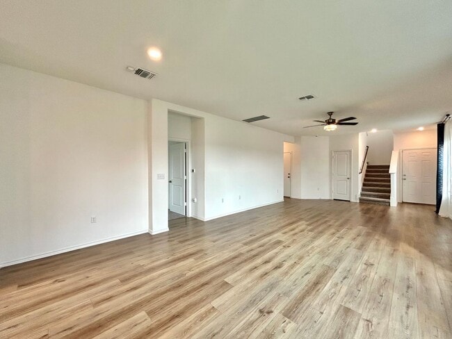 Building Photo - 10412 Premier Park St