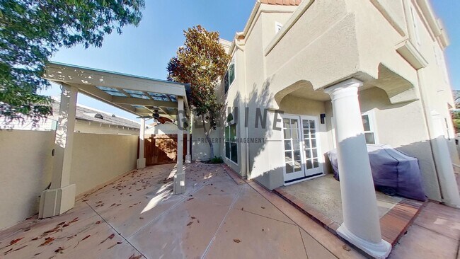 Building Photo - COMING SOON: Beautiful 3BD 3.5BA Townhome in Newport Heights