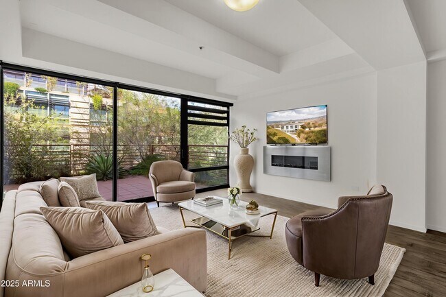 Building Photo - 7131 E Rancho Vista Dr