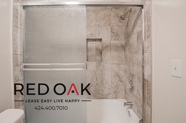 Building Photo - 4651 Cahuenga Blvd