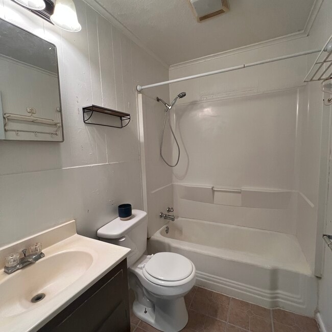 Building Photo - 3401 LA-121