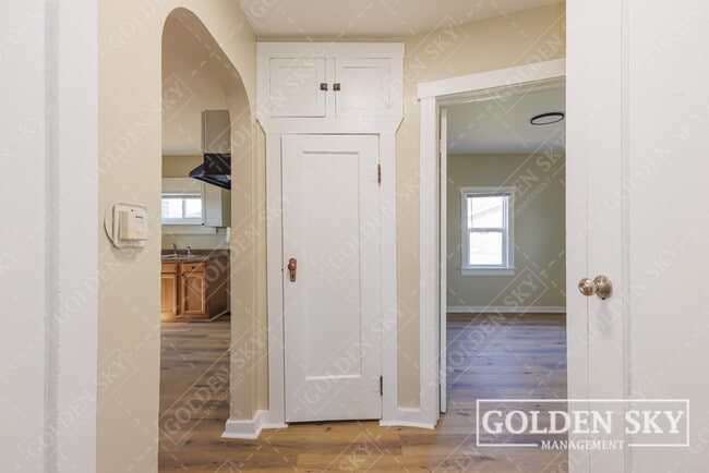 Building Photo - 4613 S Madison St