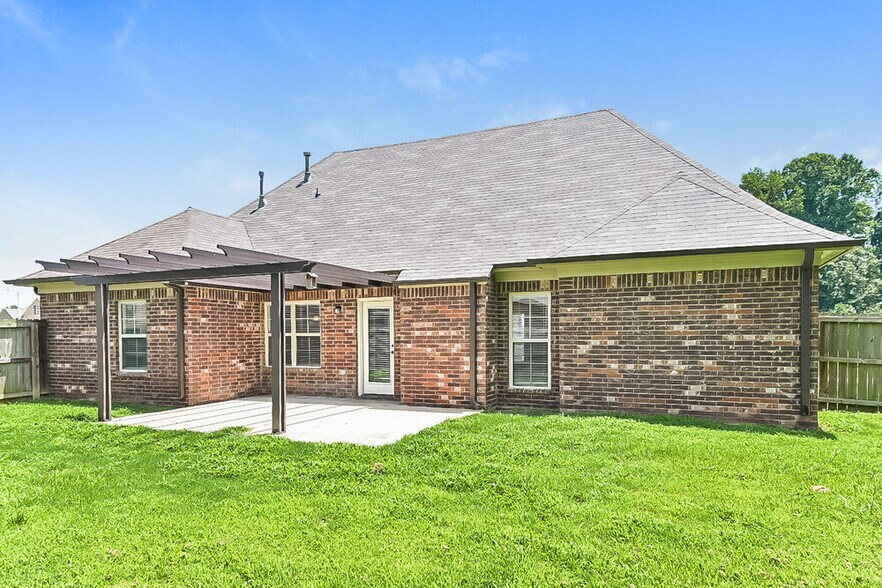 Building Photo - 7263 Willow Point Dr