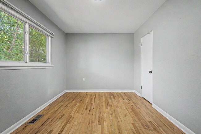 Building Photo - 2910 S Delaware St
