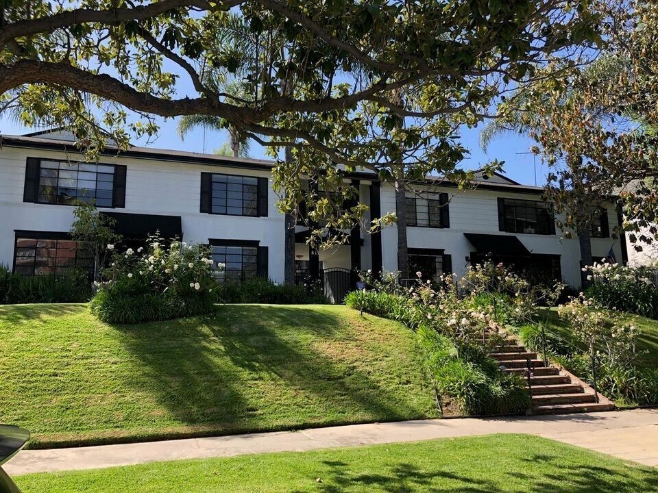 Building Photo - 817 S Windsor Blvd