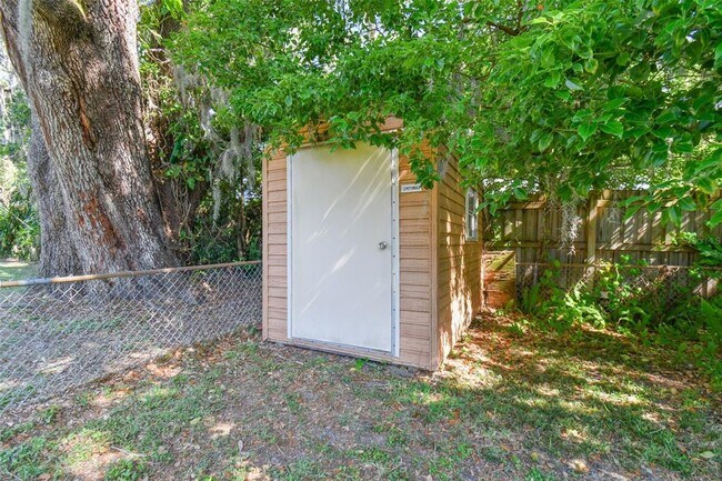 Building Photo - 535 W Palmeden Dr