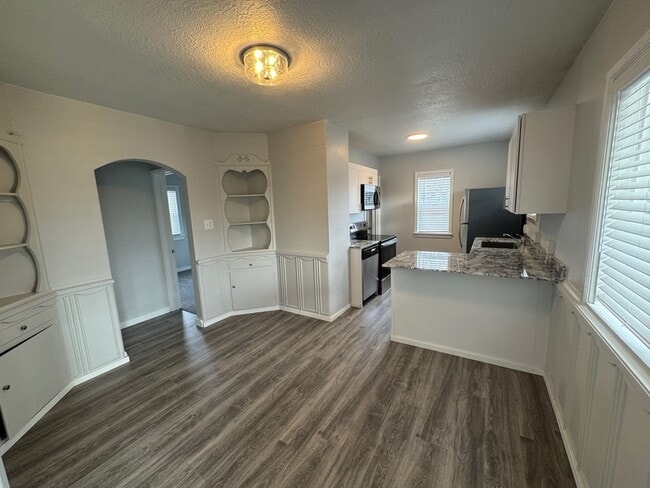 Building Photo - 1079 E 3300 S