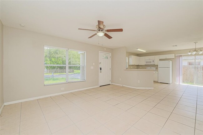 Building Photo - 2627 E Chelsea St