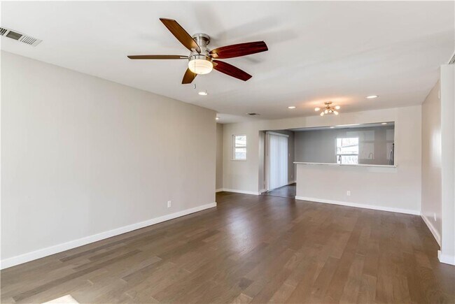 Building Photo - 4702 Bandera Rd