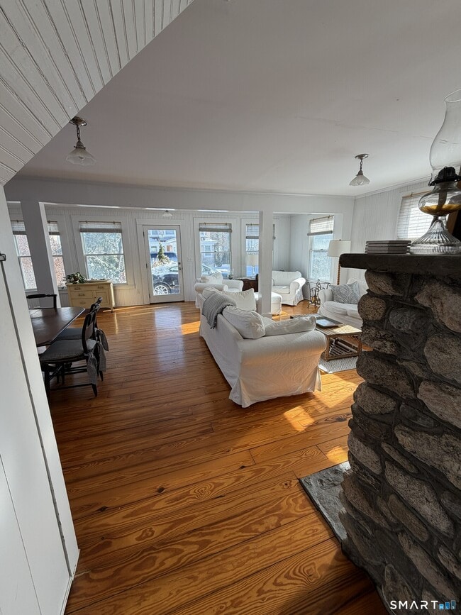 Building Photo - 8 Tyler Ave