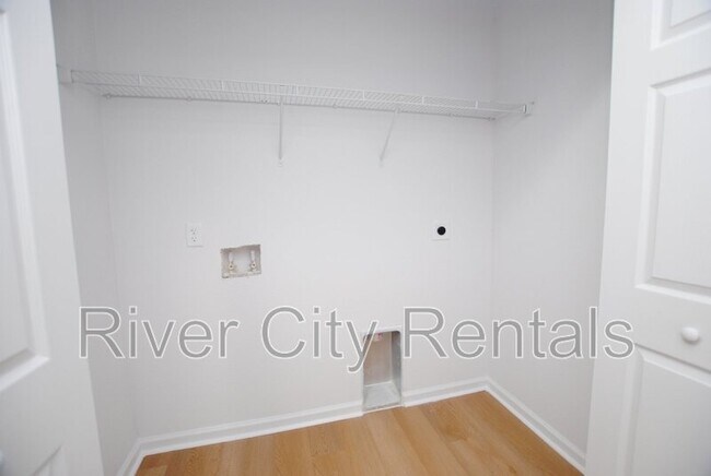 Building Photo - 5749 Silver Sands Cir