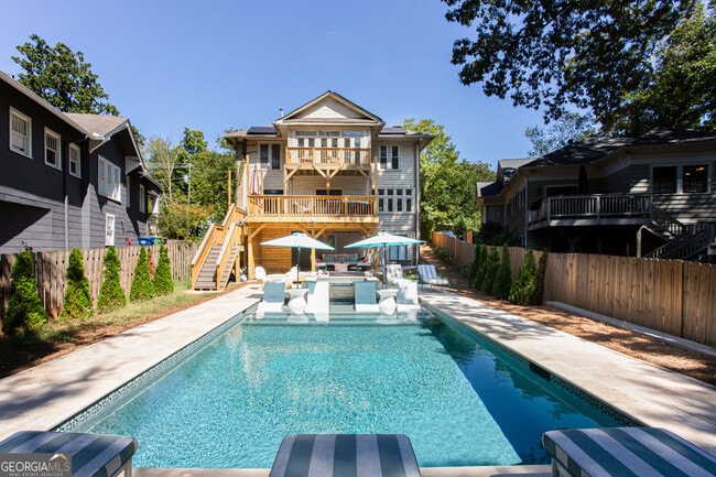 Building Photo - 524 Seminole Ave NE