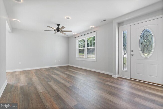 Building Photo - 680 Chestnut Springs Ln