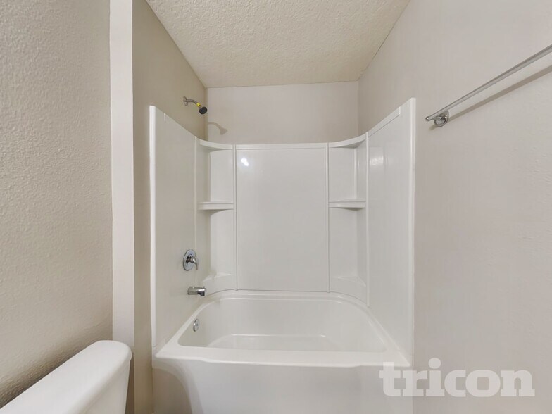 Building Photo - 2858 Buck Creek Pl