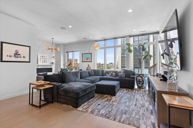 Building Photo - 2773 N Hampden Ct