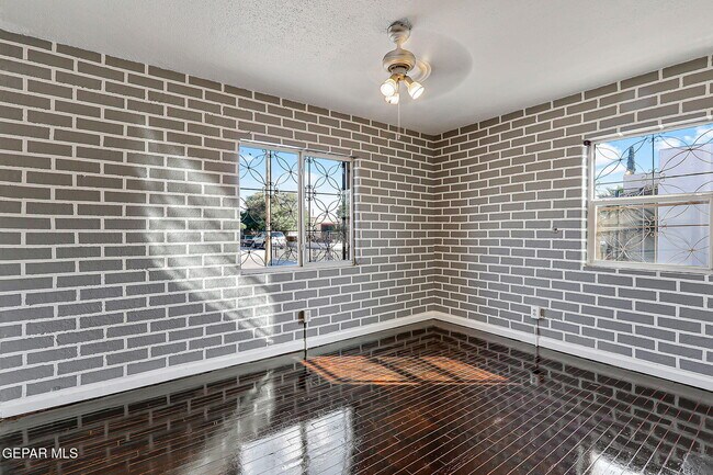 Building Photo - 115 Miller Cir