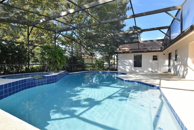Building Photo - WINDERMERE 4br 2.5ba POOL HOME. Rent includes pool service!