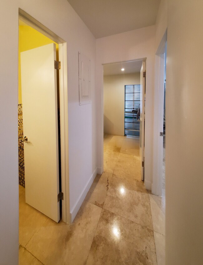 Building Photo - 15315 Loch Isle Dr W