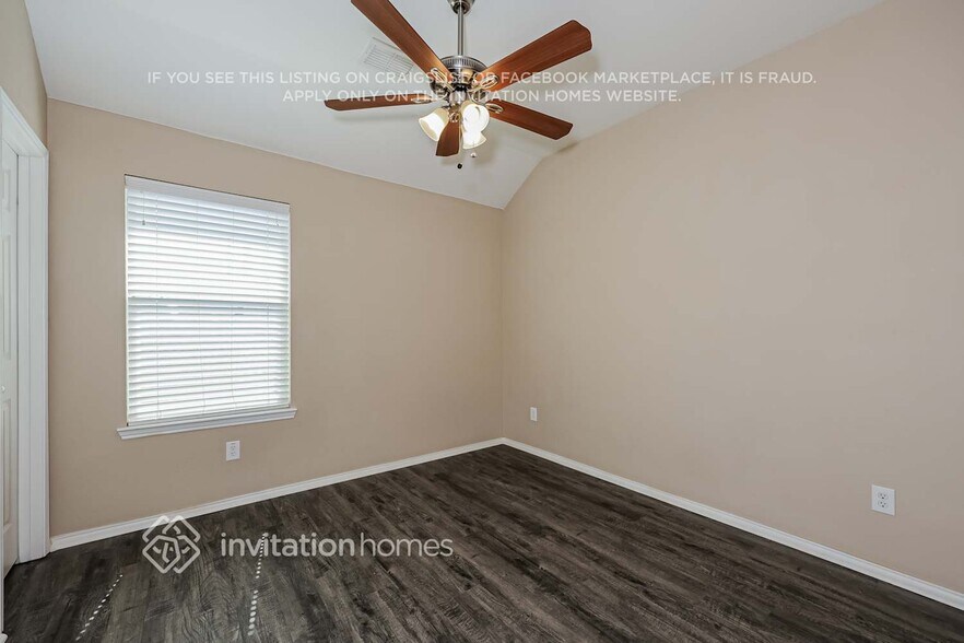 Building Photo - 15713 Landing Creek Ln