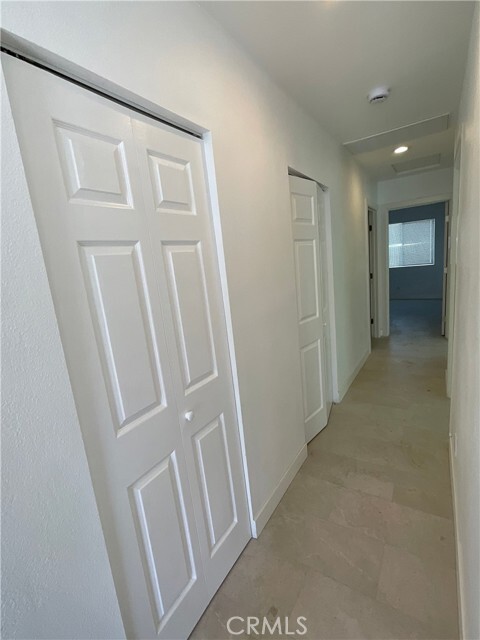 Building Photo - 17371 Queens Ln