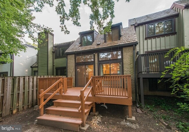 Building Photo - 1502 Farsta Ct