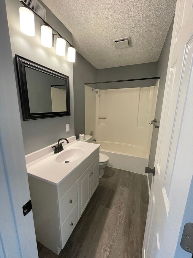 Building Photo - 3700 Paxton Dr