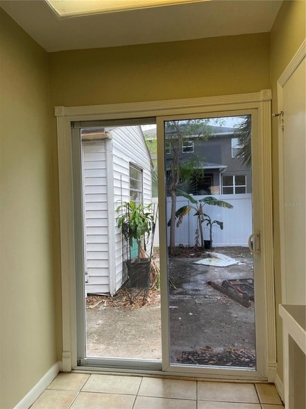 Building Photo - 3016 W Meadow St