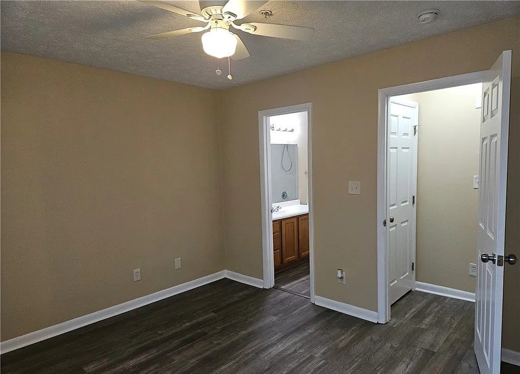 Building Photo - 3375 Galleria Dr