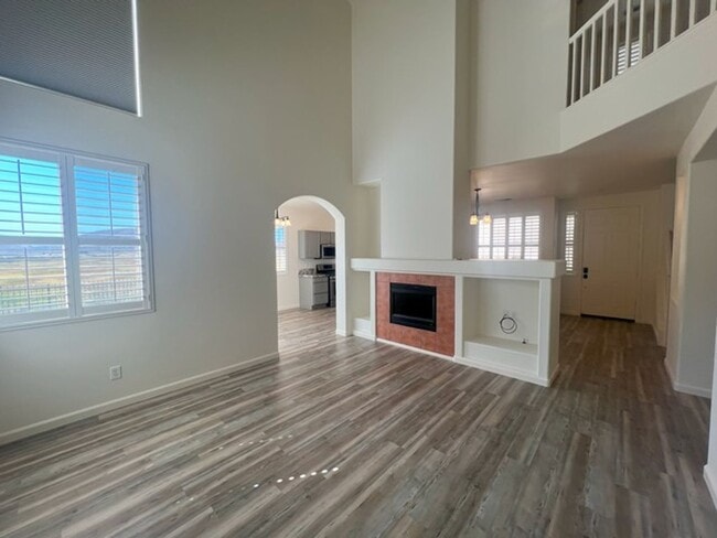 Building Photo - Stunning Views - Three Bedroom in Heron...