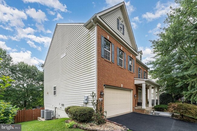 Building Photo - 4203 Talon Dr
