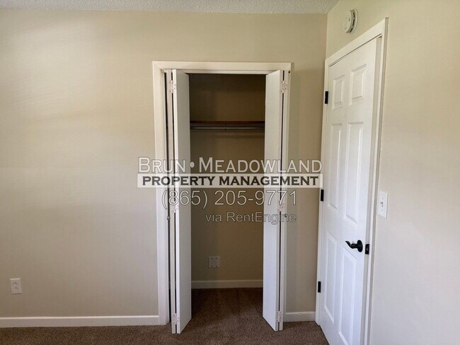Building Photo - 103 Mapletree Ln