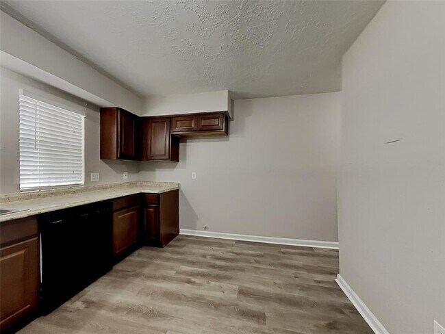 Building Photo - 2806 W Birchdale Dr