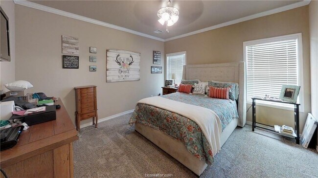 Building Photo - 4020 Golden Eagle Dr