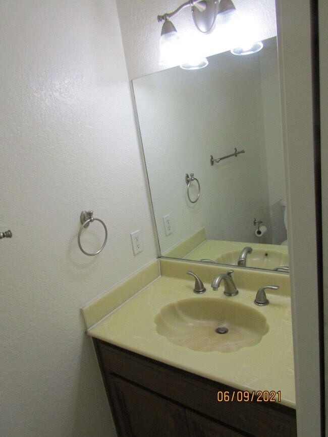 Building Photo - Centrally Located Large Two Story Condo wi...