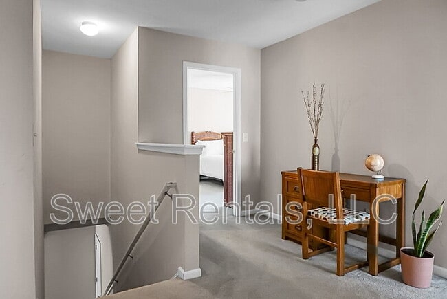 Building Photo - 1519 Thoroughbred Blvd