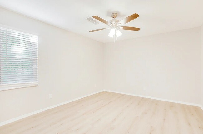 Building Photo - 4857 Aldersbrook Dr