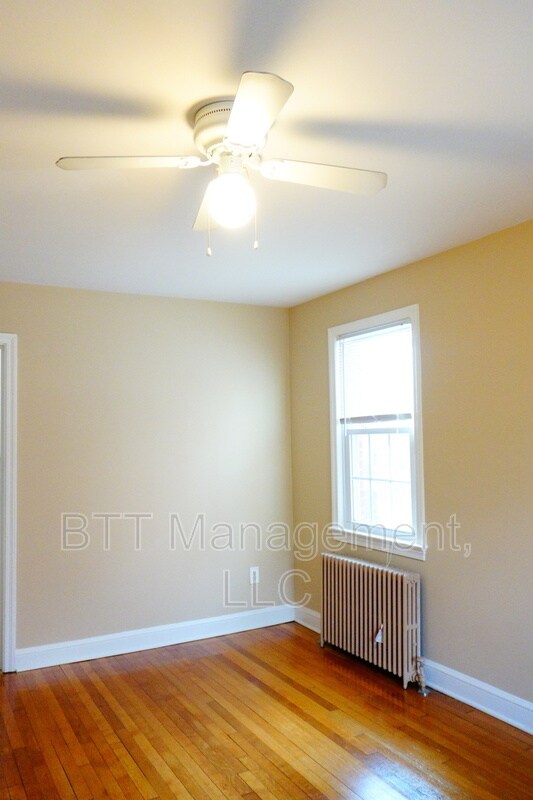 Building Photo - 812 Greenwood Cir