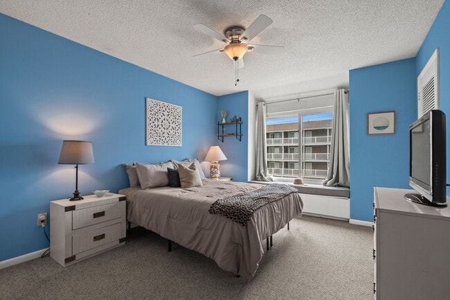 Building Photo - Snowbird Rental